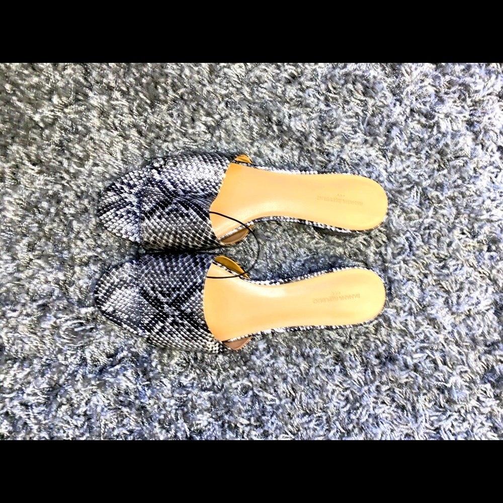 Sandals - Picture 2 of 4